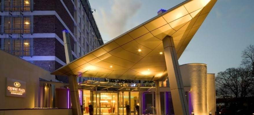 Crowne Plaza London Gatwick Exterior Front