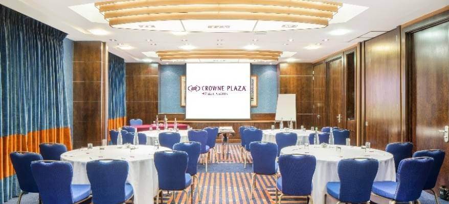 Crowne Plaza London Gatwick Meeting Room