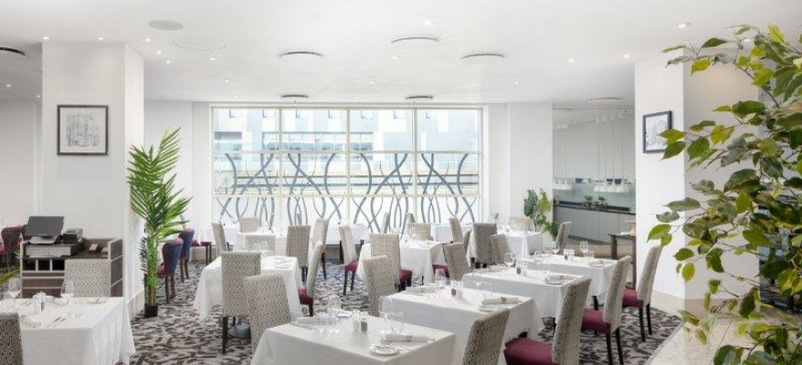 Sofitel London Gatwick Hotel SLG LPR 1 Le Petit
