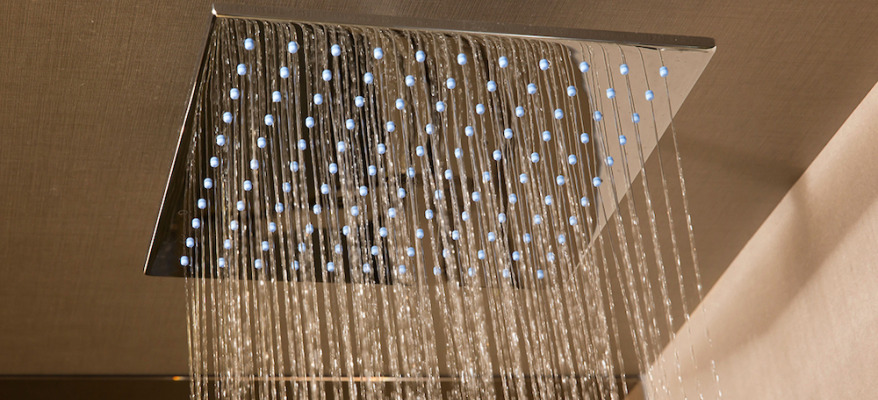 BLOC Hotel Gatwick Airport Bloc Hotel Monsoon Drench Shower