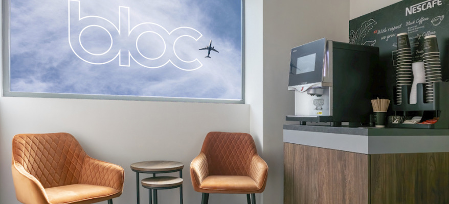 BLOC Hotel Gatwick Airport Gatwick Coffee Room 01
