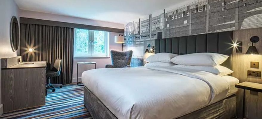 DoubleTree By Hilton Cadbury House King Standard Or Deluxe