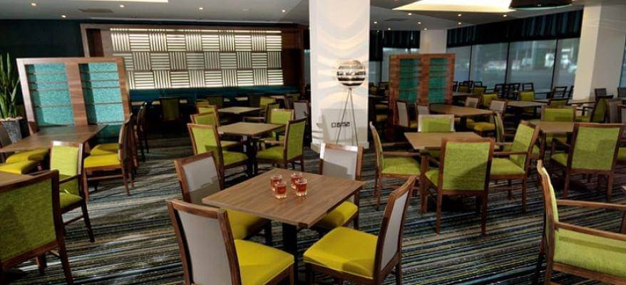 Holiday Inn Express Heathrow Restaurant