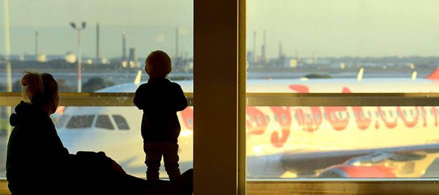 Liverpool John Lennon Airport Liverpool Airport Plane Lounge