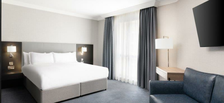 Sofitel London Gatwick Hotel Junior Suite 1