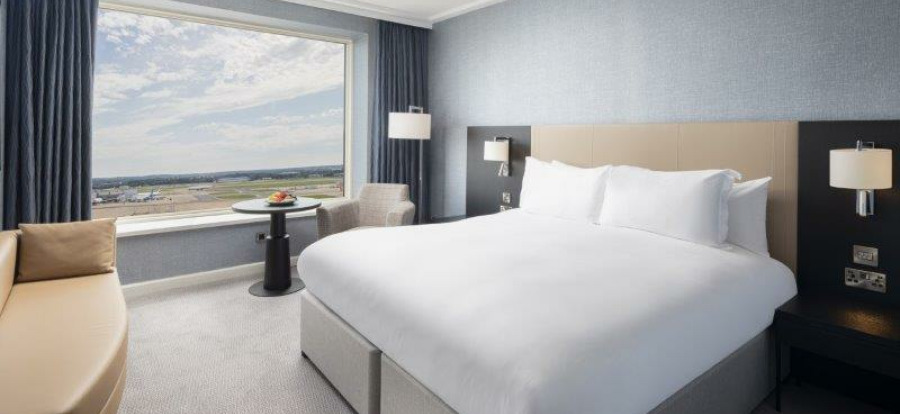 Sofitel London Gatwick Hotel SLG King Room 1