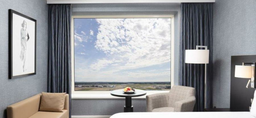 Sofitel London Gatwick Hotel SLG King Room 3