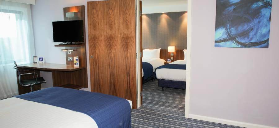 Holiday Inn Express Heathrow Family three room
