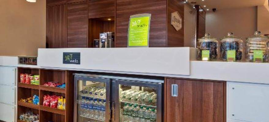 Hampton By Hilton Luton Airport Snacks