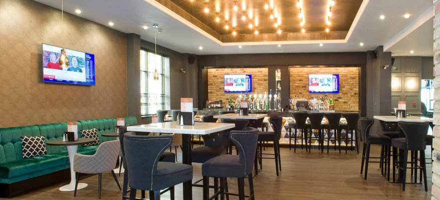Sandman Signature London Gatwick Hotel Bar 1
