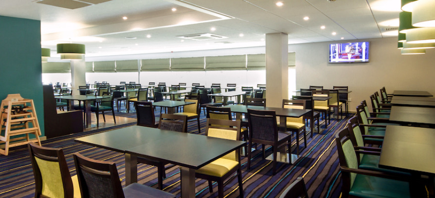 Holiday Inn Express Manchester Airport Lobby Holiday Inn Express Manchester