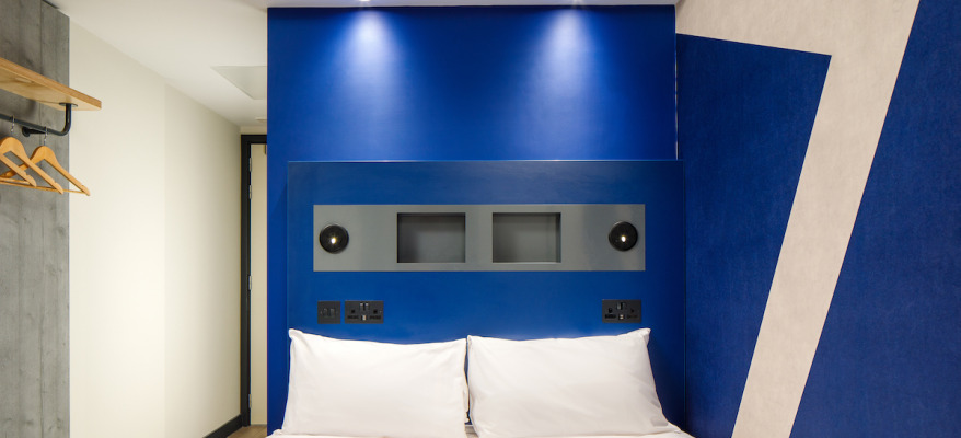 Manchester IBIS Budget & APH Manchester Airport Double Room Blue(1)