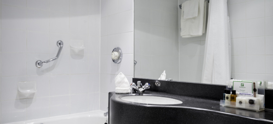 Holiday Inn Glasgow International Airport 14