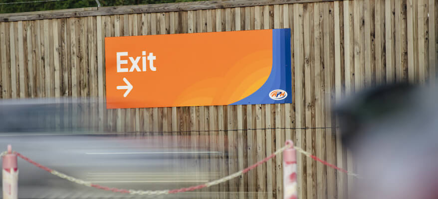 APH Park And Ride Gatwick Airport 9401 040