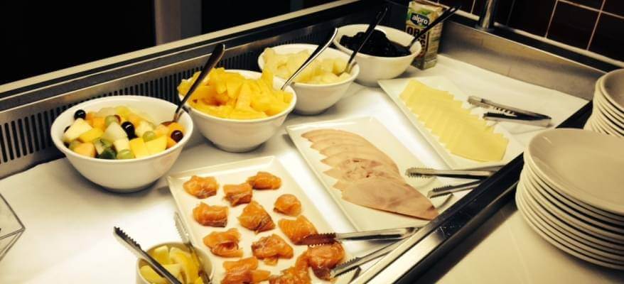 Novotel Birmingham Airport breakfast