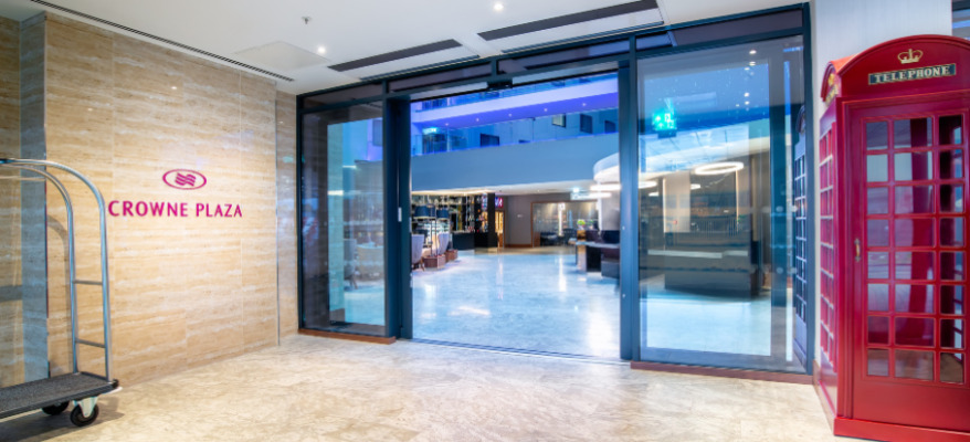 Crowne Plaza T4 Heathrow Airport 9