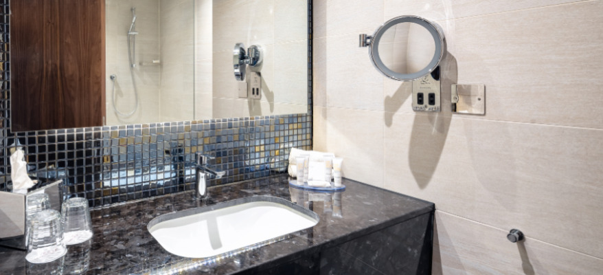 Crowne Plaza T4 Heathrow Airport 15