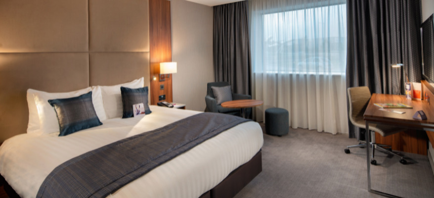 Crowne Plaza T4 Heathrow Airport 11