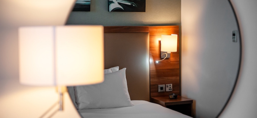 Hilton Garden Inn Heathrow Airport HGI Heathrow Bedroom Details 1