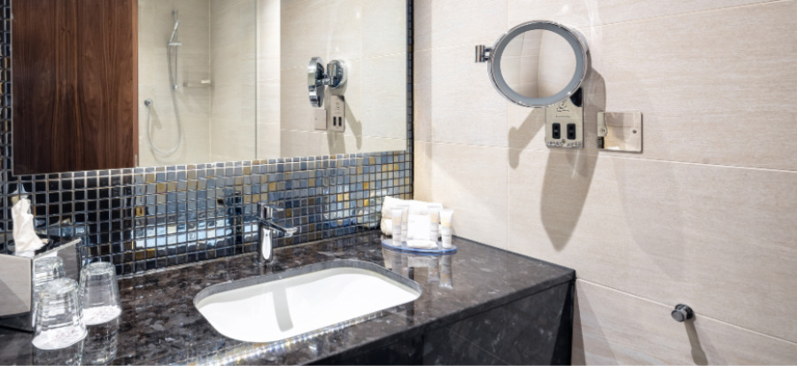 Crowne Plaza T4 Heathrow Airport 15