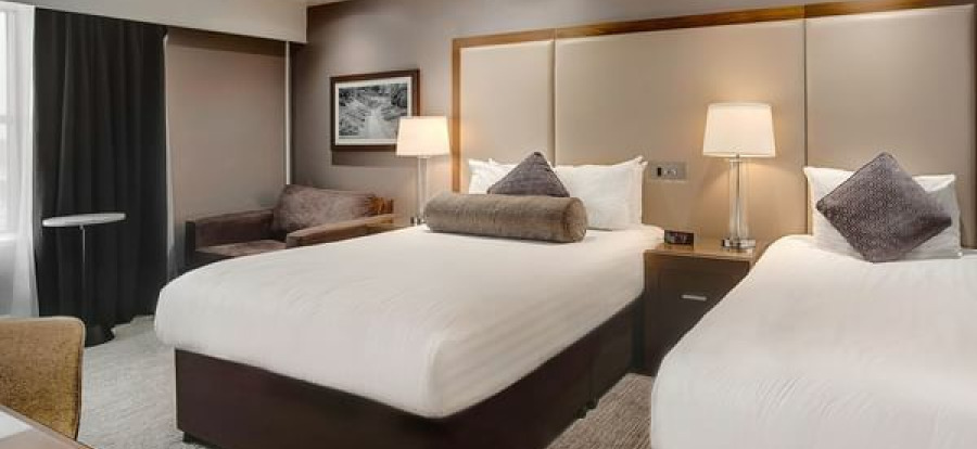 Sandman Signature London Gatwick Hotel Triple 3 Standard(1)